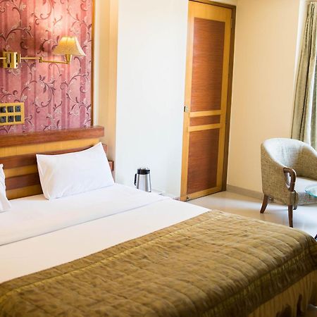 Hotel Deccan Royaale, Shivajinagar Пюн Екстериор снимка