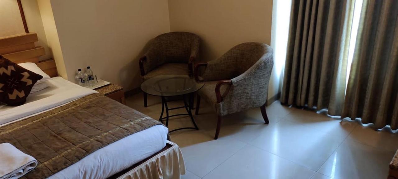 Hotel Deccan Royaale, Shivajinagar Пюн Екстериор снимка