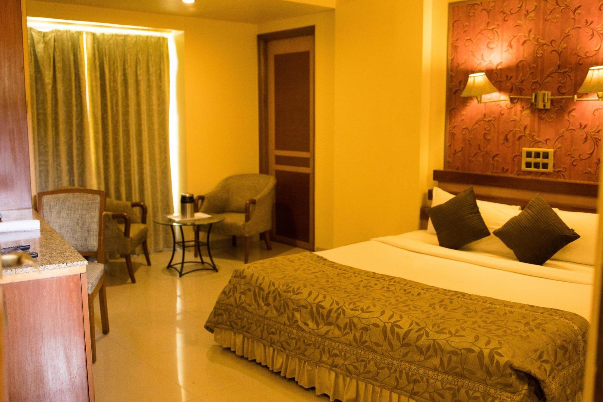 Hotel Deccan Royaale, Shivajinagar Пюн Екстериор снимка