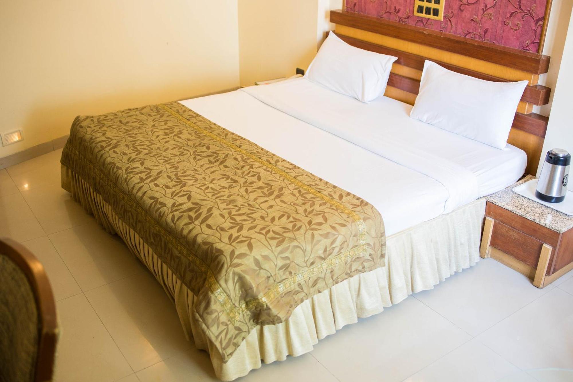 Hotel Deccan Royaale, Shivajinagar Пюн Екстериор снимка