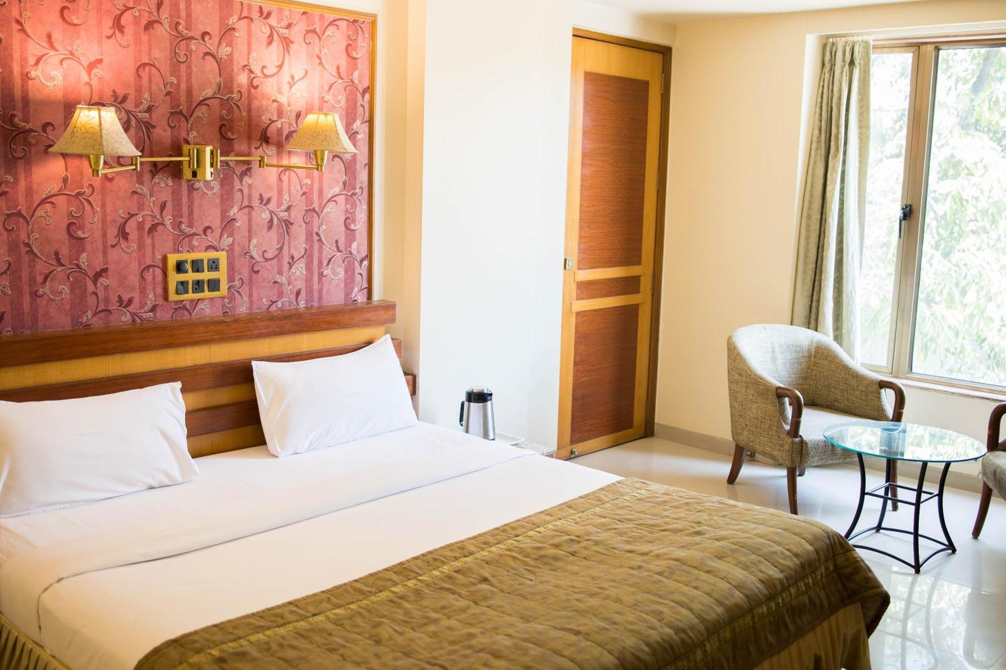 Hotel Deccan Royaale, Shivajinagar Пюн Екстериор снимка