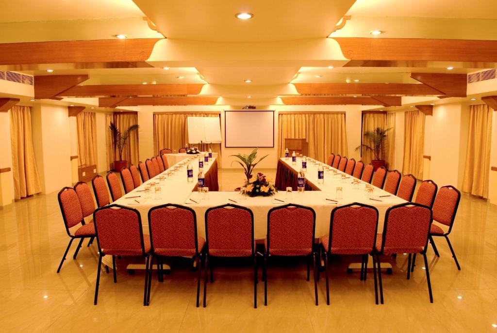 Hotel Deccan Royaale, Shivajinagar Пюн Екстериор снимка