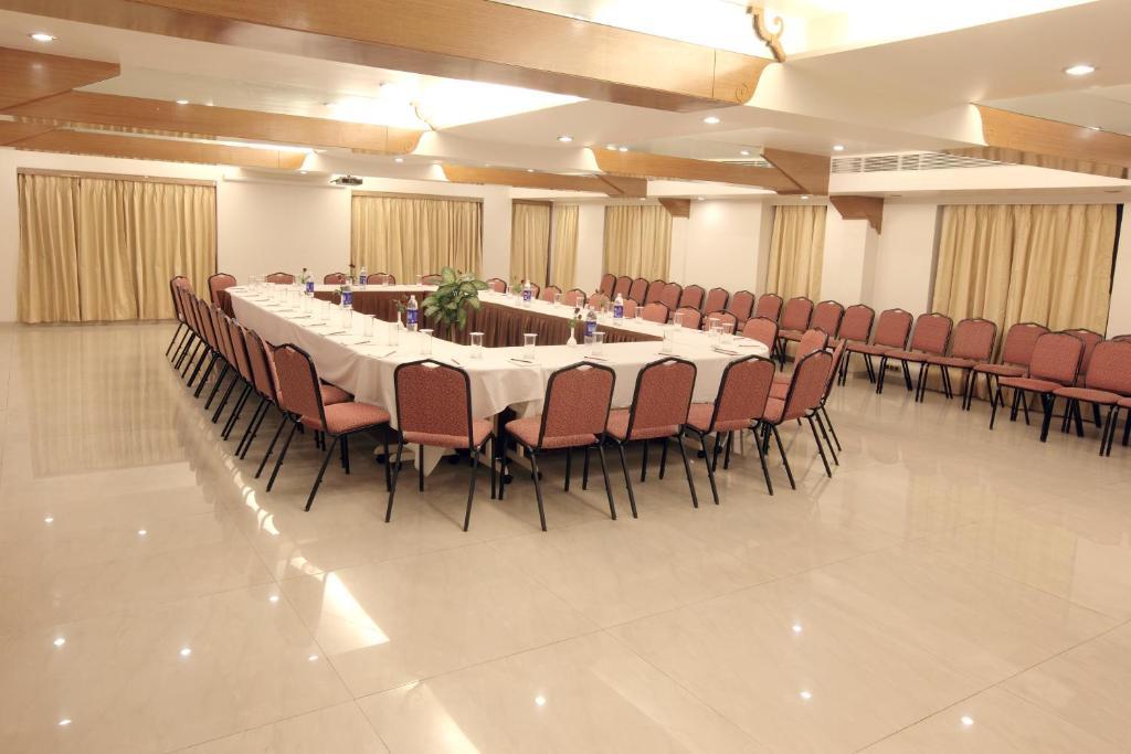 Hotel Deccan Royaale, Shivajinagar Пюн Екстериор снимка