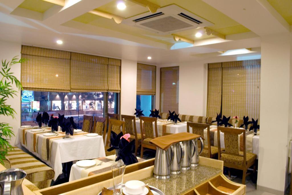 Hotel Deccan Royaale, Shivajinagar Пюн Екстериор снимка